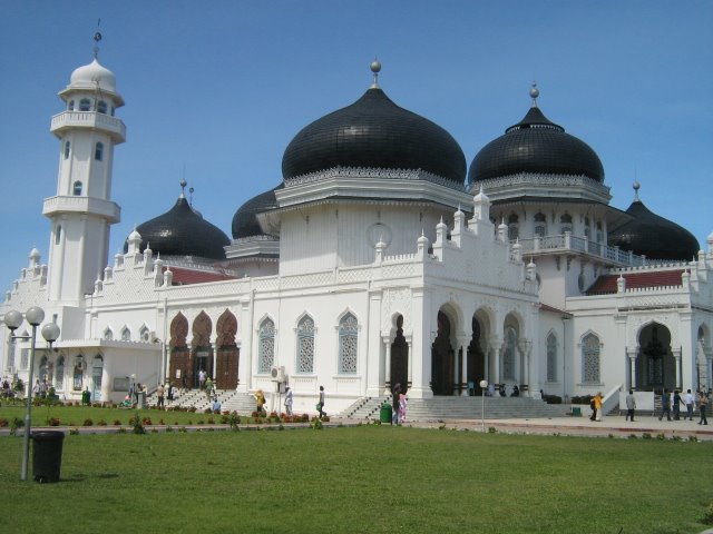 Baiturrahman Mesjid, Banda Aceh by Fachrul Rizal