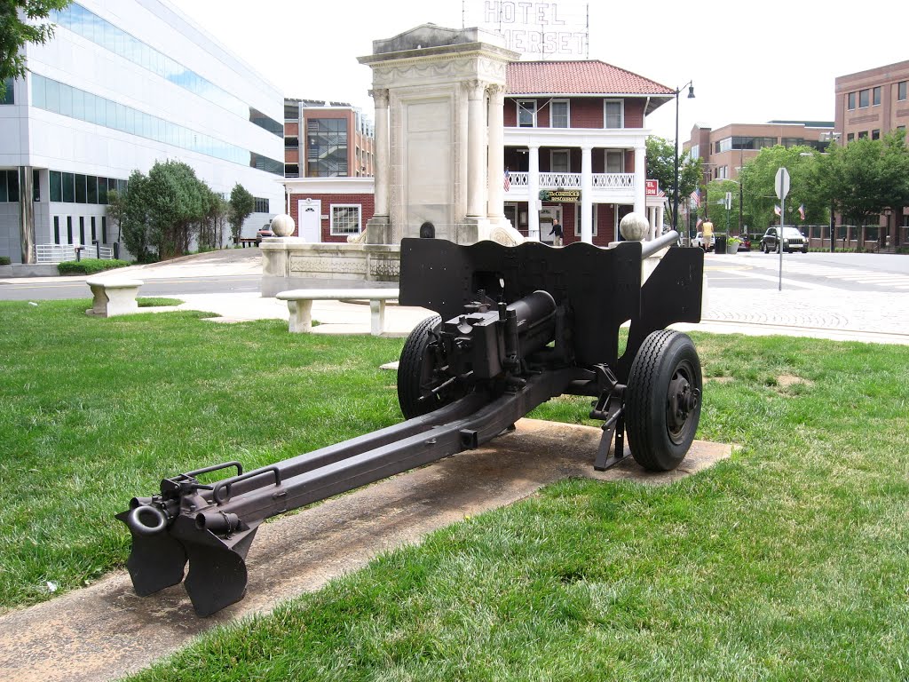 Ornamental cannon near Lord Memorial Fountain by JSnj57