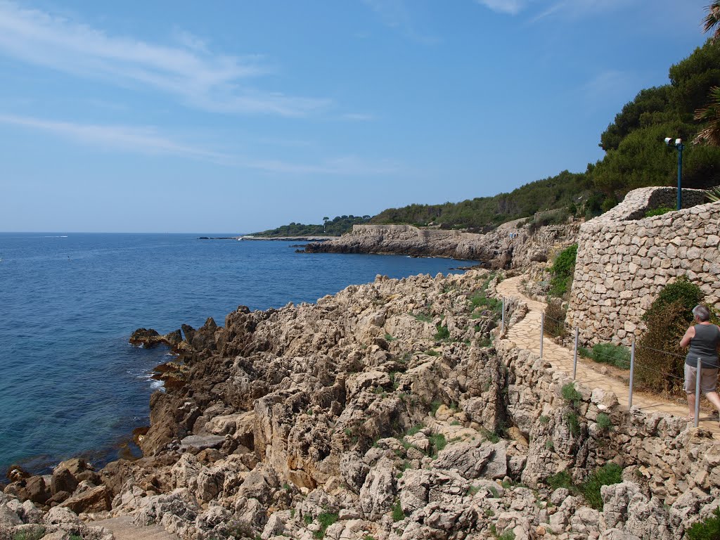 Antibes, France by mauldy