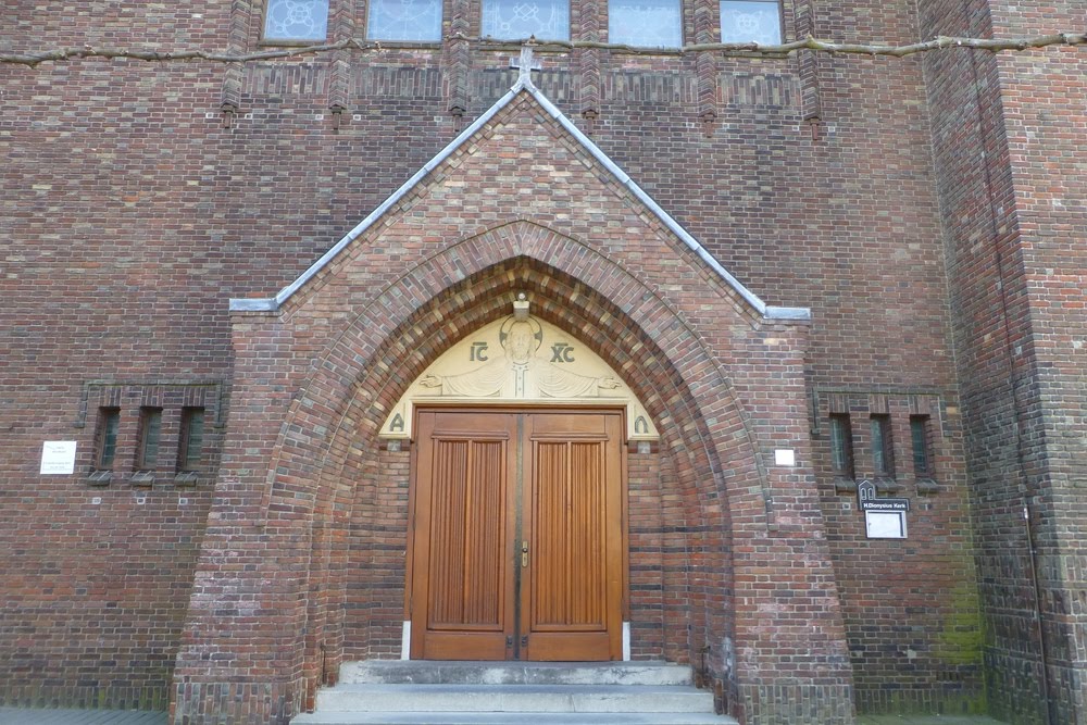 Hoofdingang H.Dionysius Kerk; Rijssen by Helmut Garnjost