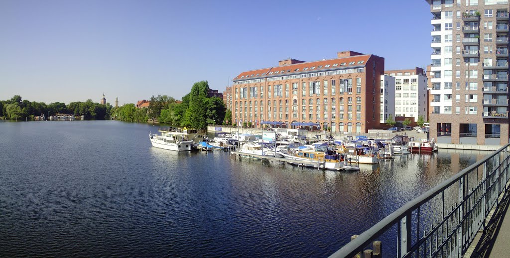 Blick von der Eiswerderbrücke auf Seniorenresidenz Brauhof und Altstadthafen by Klaus Danehl