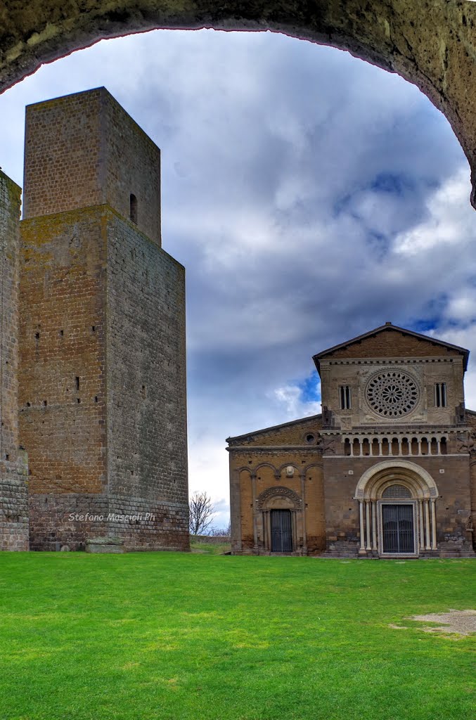 San Pietro, facciata e torre by The Battle Painter