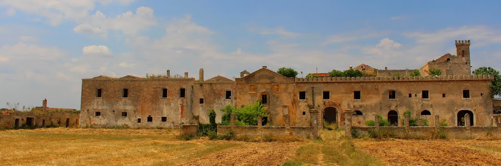 Casale del Duca, bei San Basilio, Apulien, Italien by H.-Gerd Brunnert