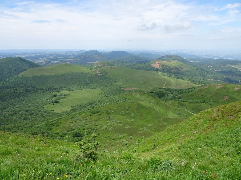 Blick vom Gipfel des Puy de Dome by Lochenstein