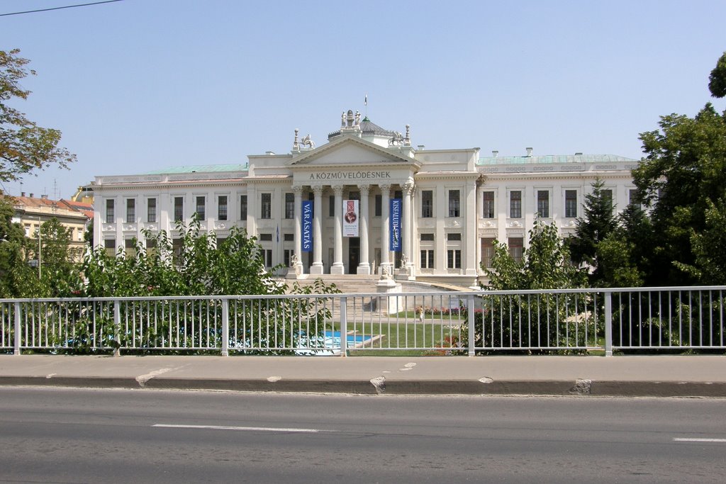 Szeged - Segedyn Ferenc Móra muzeum (Ferenc Móra Museum) by Jerzy I.