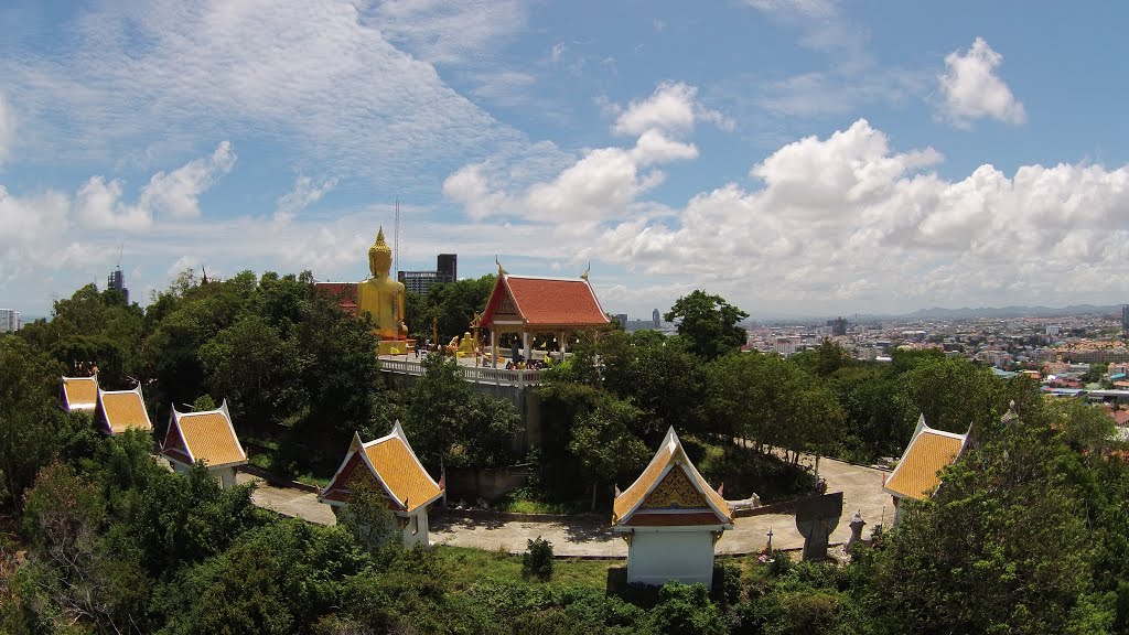 Na Kluea, Bang Lamung District, Chon Buri, Thailand by Eric Hanscom