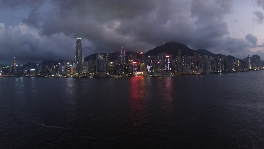 Hong Kong by Eric Hanscom