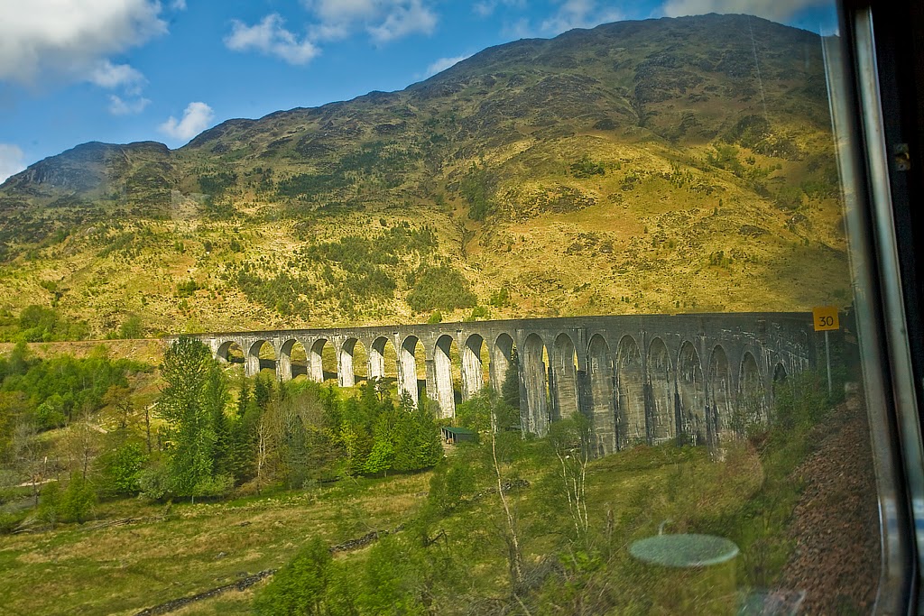 Glenfinnan by Staszek Urbaniak