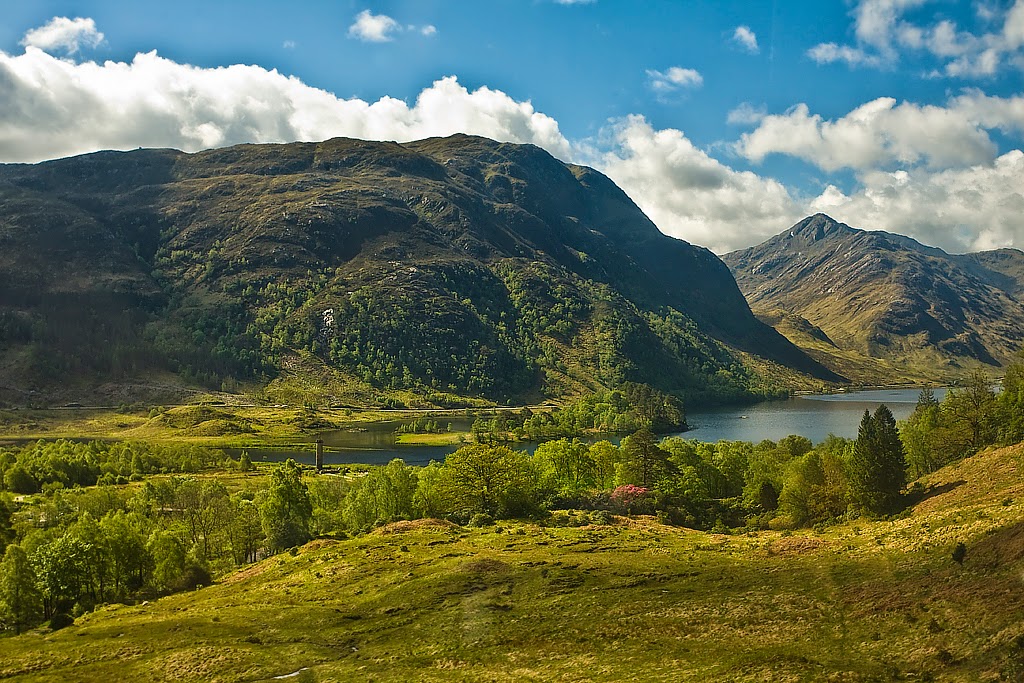 Glenfinnan by Staszek Urbaniak