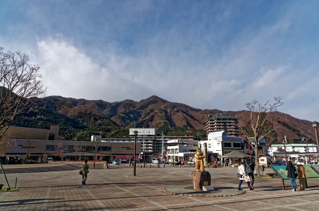 Kinugawa-onsen station square(鬼怒川温泉駅前広場) by Junichiro Hoshikawa