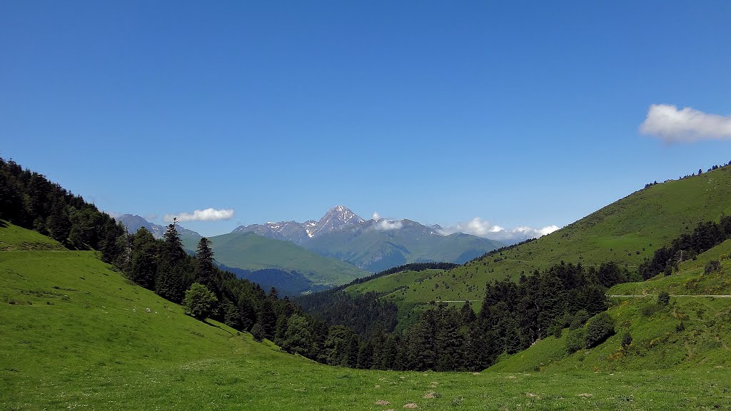 Beyrède-Jumet, Frankreich, Der Col d’Aspin ist ein französischer Straßenpass in den Pyrenäen. Der 1489 m hohe Übergang befindet sich in der Region Midi-Pyrénées - Motorradtour im Juni 2015 - EmscherRomantik.de - RuhrRomantik.de by U.B.a.O