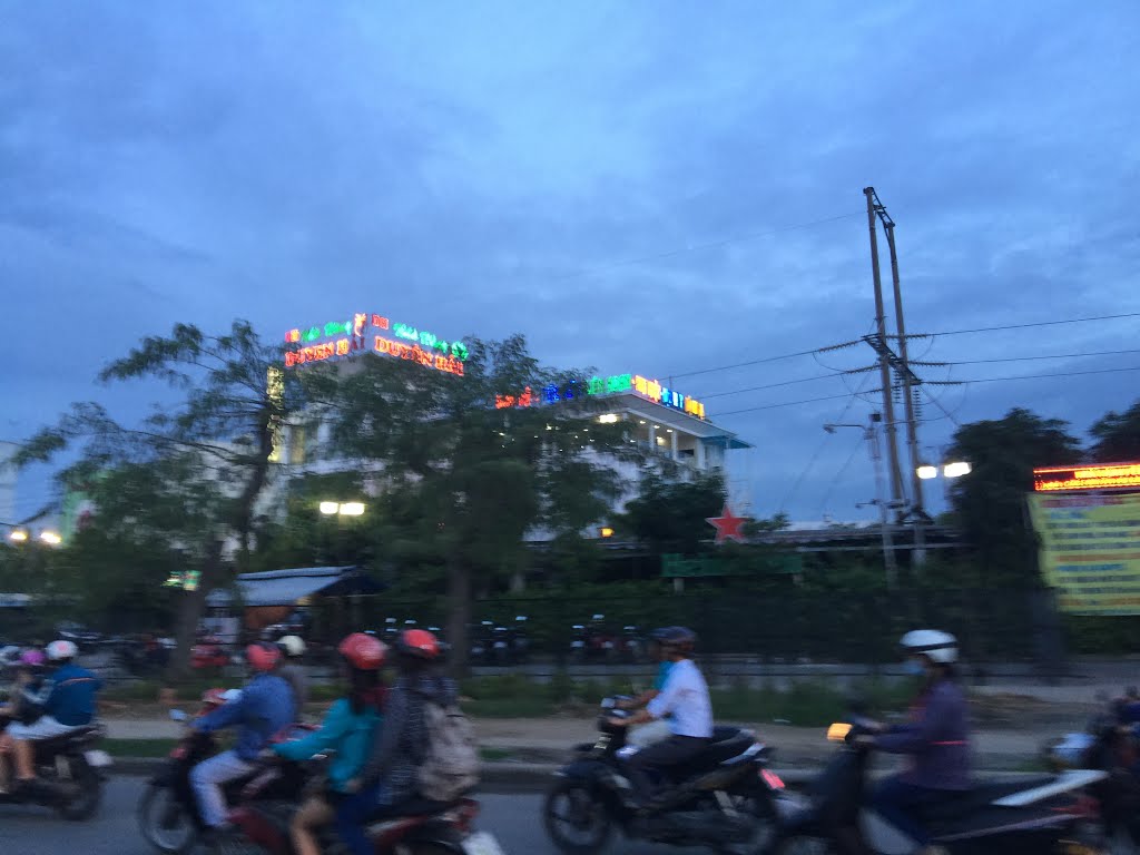 Tân Thuận Tây, Quận 7, Hồ Chí Minh, Vietnam by kacper sawicz