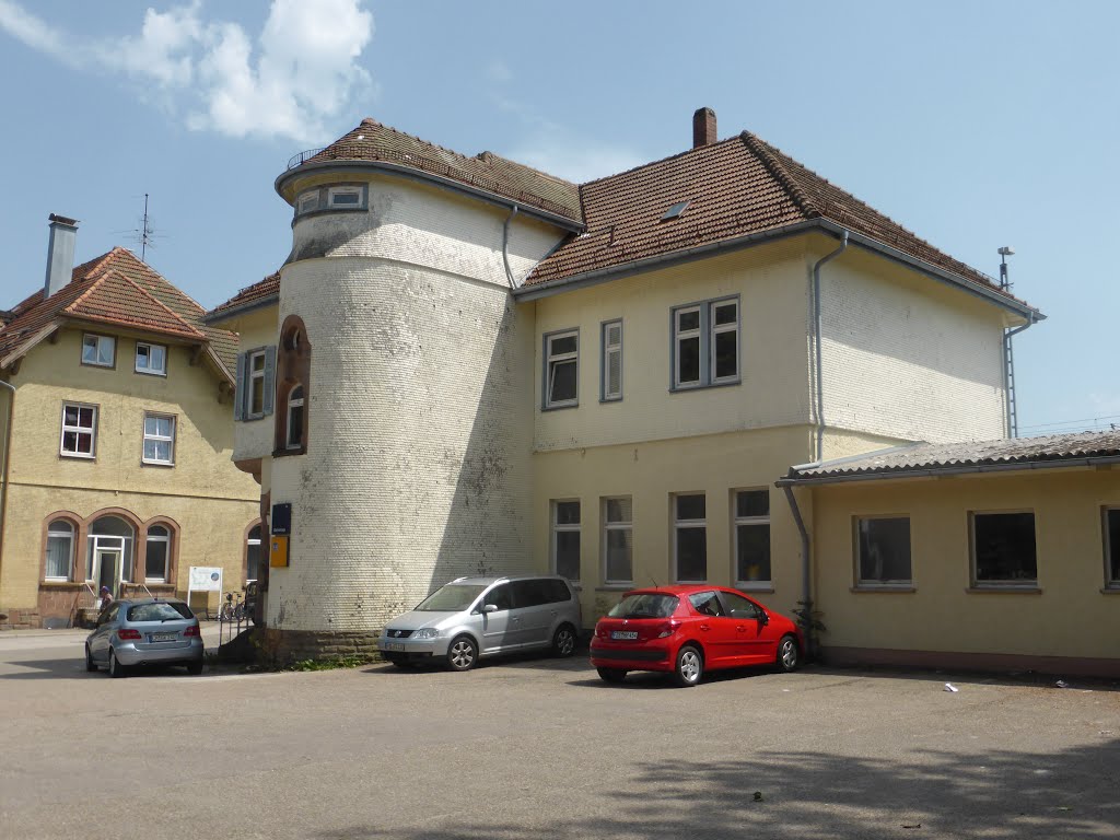 Merkwürdiges Gebäude beim Bahnhof Freudenstadt Stadt by Fredy Kim