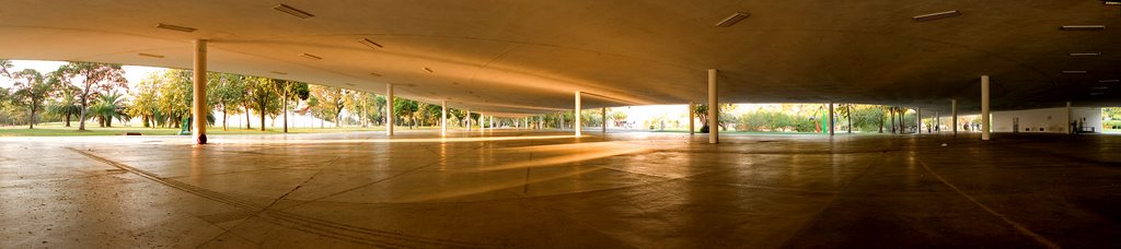 Marquise do Ibirapuera by Fernando Stankuns