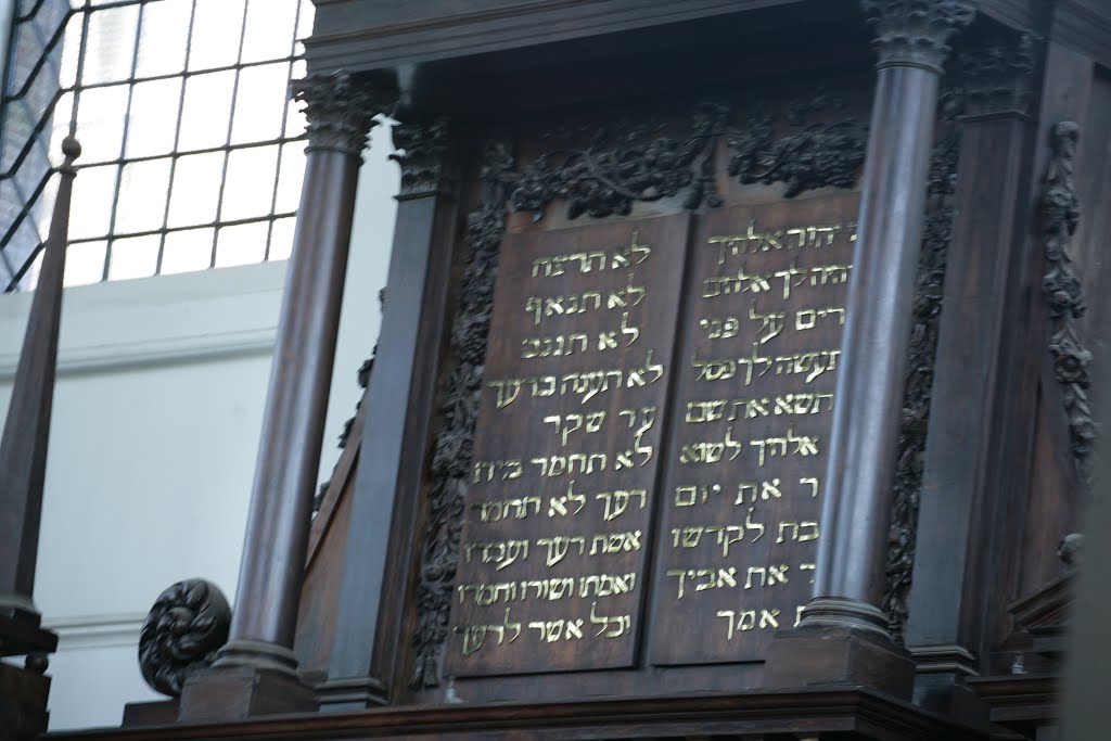 Synagogue in Amsterdam by Abraham Danot