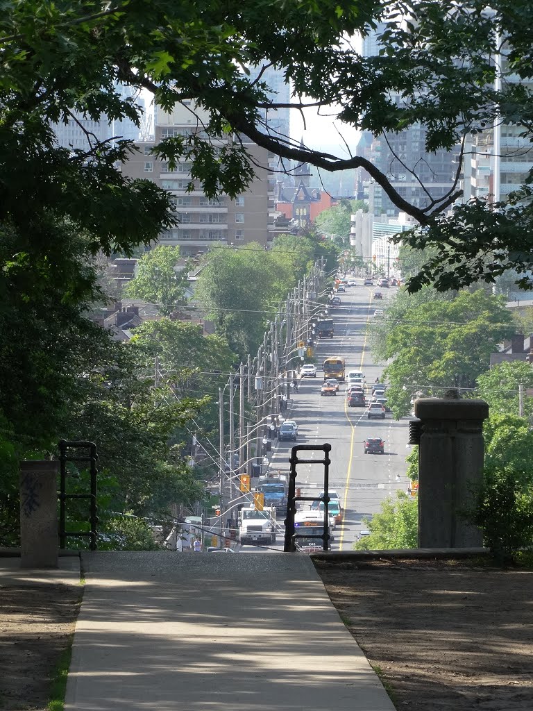 Spadina Road, 07/2015 by E. Victor C.