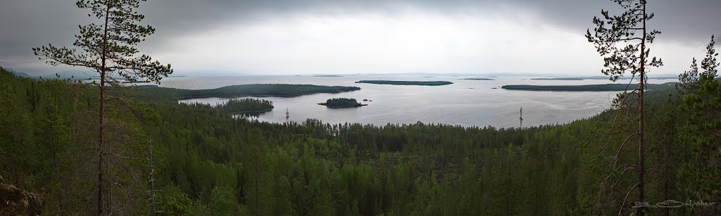 G. Kandalaksha, Murmanskaya oblast', Russia by Evgeny Bolychev