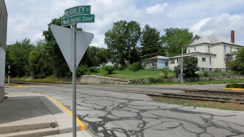 McKinley St: World's Shortest Street by AGW