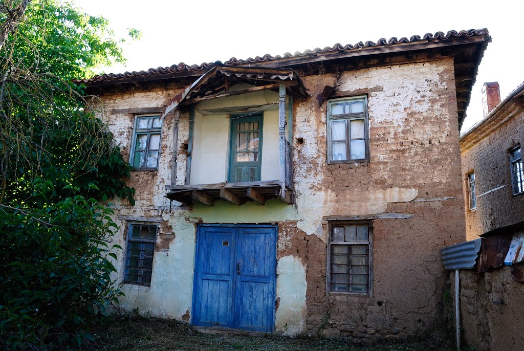 Mavrokampos Ghost Village by Γιάννης Αρβανιτάκης