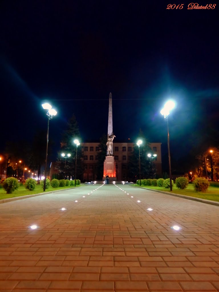 Начны выгляд таго самага помніка ... Night view of this monument by diluted88