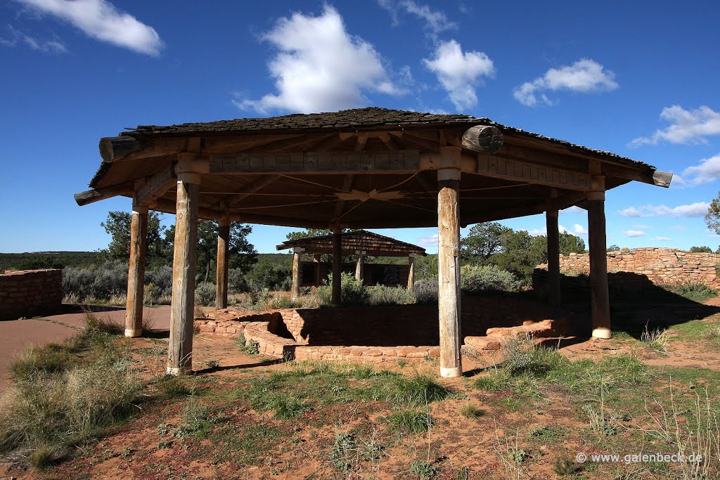 Mule Canyon Ruins Kiva by Thomas Galenbeck