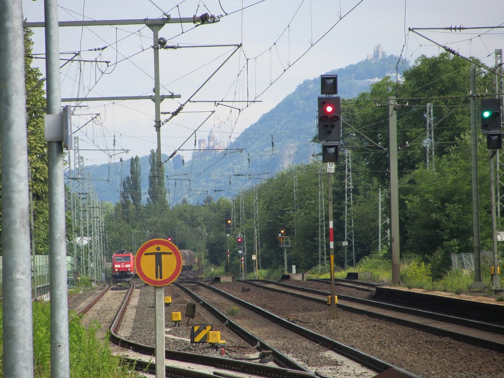 Blick von Unkel Bahnhof auf das Siebengebirge by Wingman8472