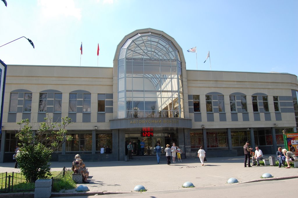 Sankt-Peterburg bus station (Санкт-Петербург Автовокзал ) 2008/07/01 by EugenyGromenko