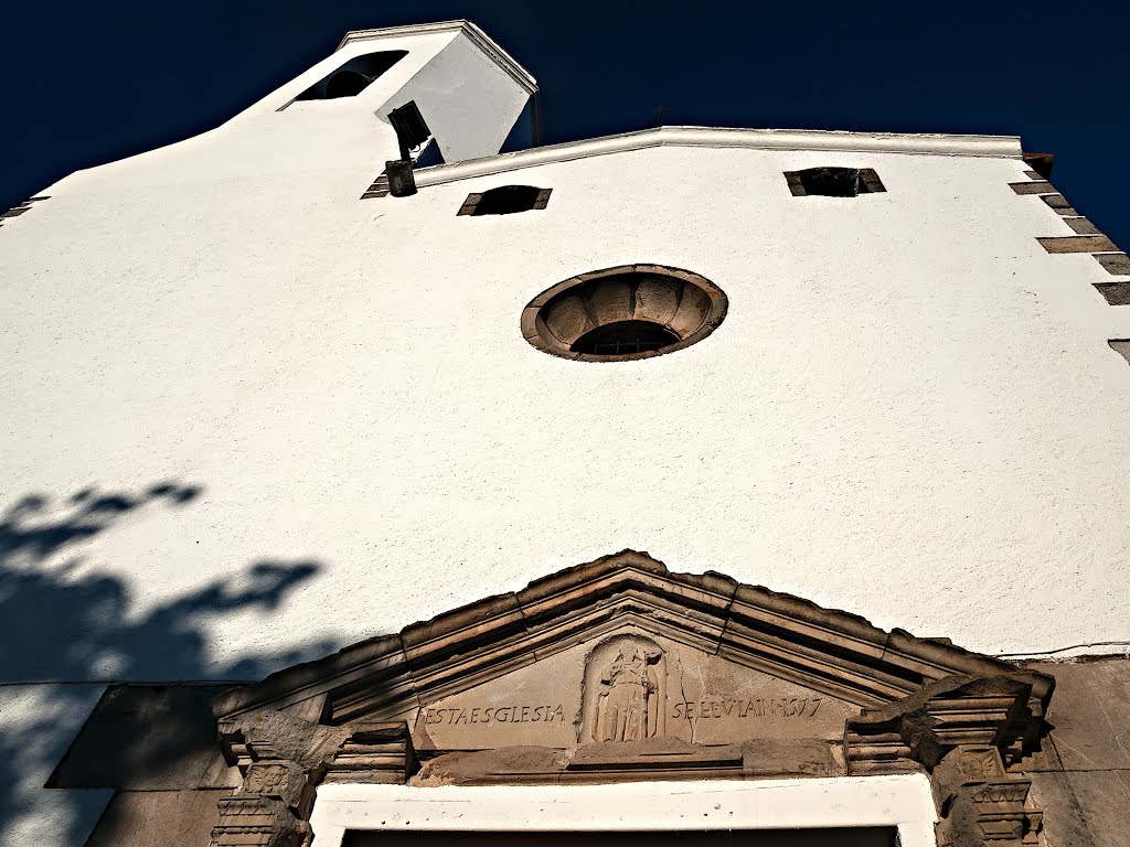 Fachada de la iglesia de S.Cebrià de Vallalta by Jantoni