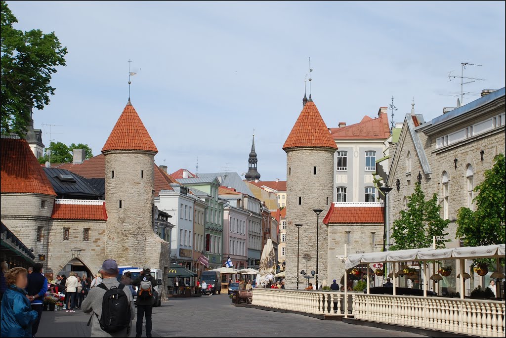 Puertas Viru (Tallin, 10-6-2015) by Juan Jesús Orío