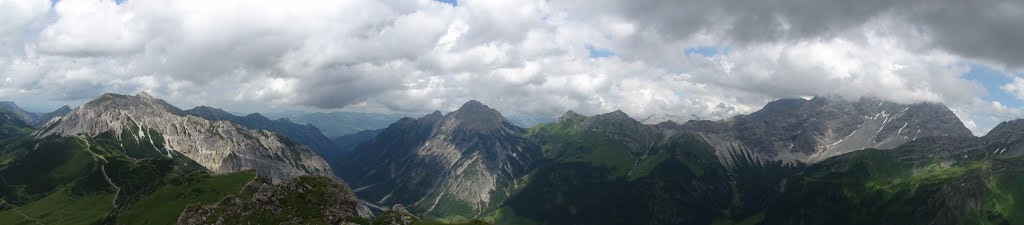 Malbun, Liechtenstein by chalkviech