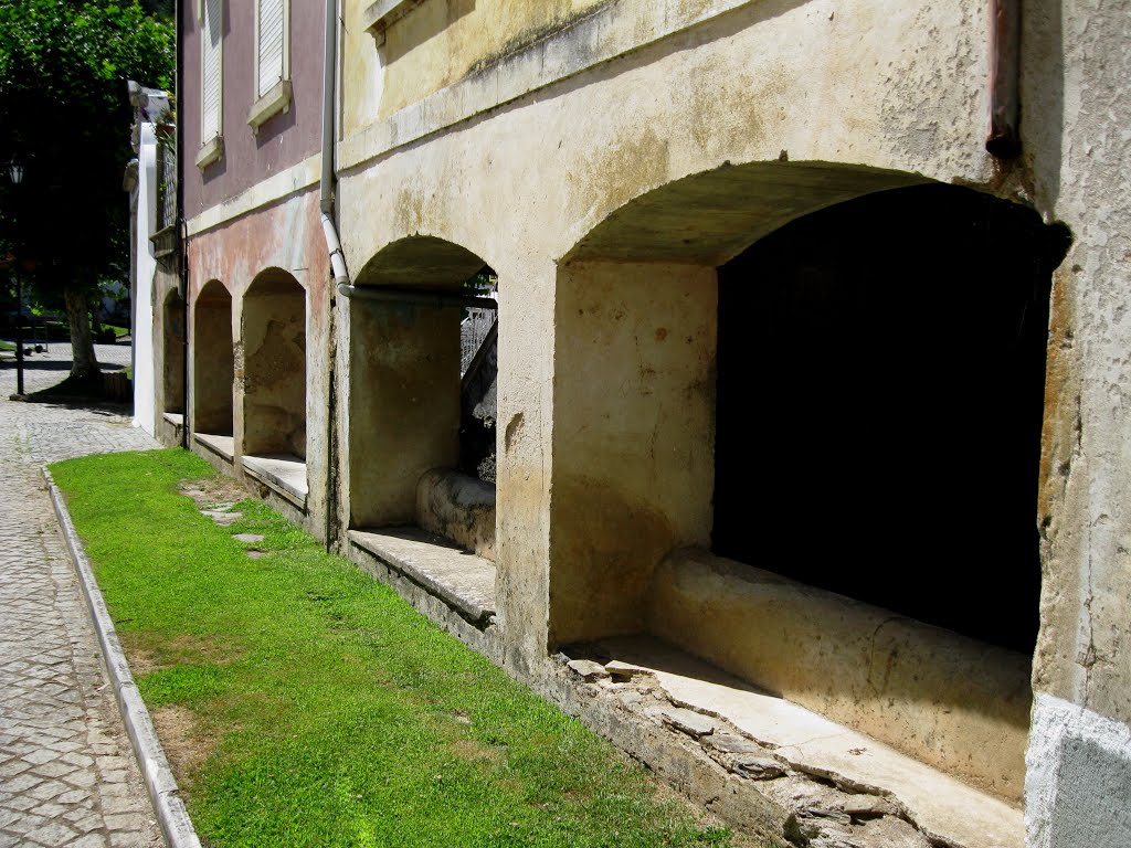 Lorvão, Portugal, acesso á ribeira by A Almeida