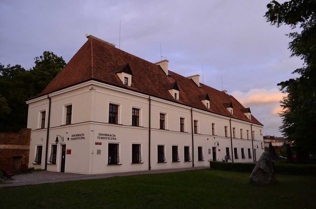 Brodnica - pałac i pomnik Anny Wazówny by zaborowski.mikolaj