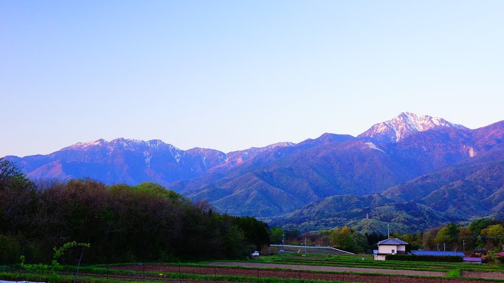 朝焼け　鳳凰三山と甲斐駒ｹ岳 by Ken Matsu