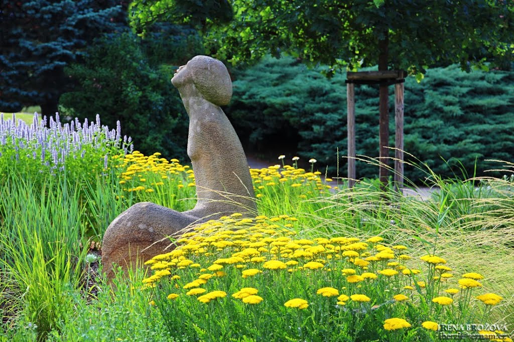 Socha Hudba - před Oázou, Malešice ( Věra Merhautová, pískovec, 1972) by Irena Brozova