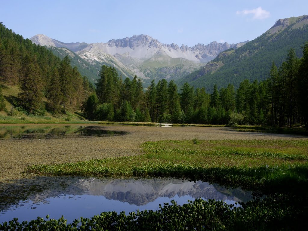 Reflet de Rochebrune au Lac de Roue by P@@ul