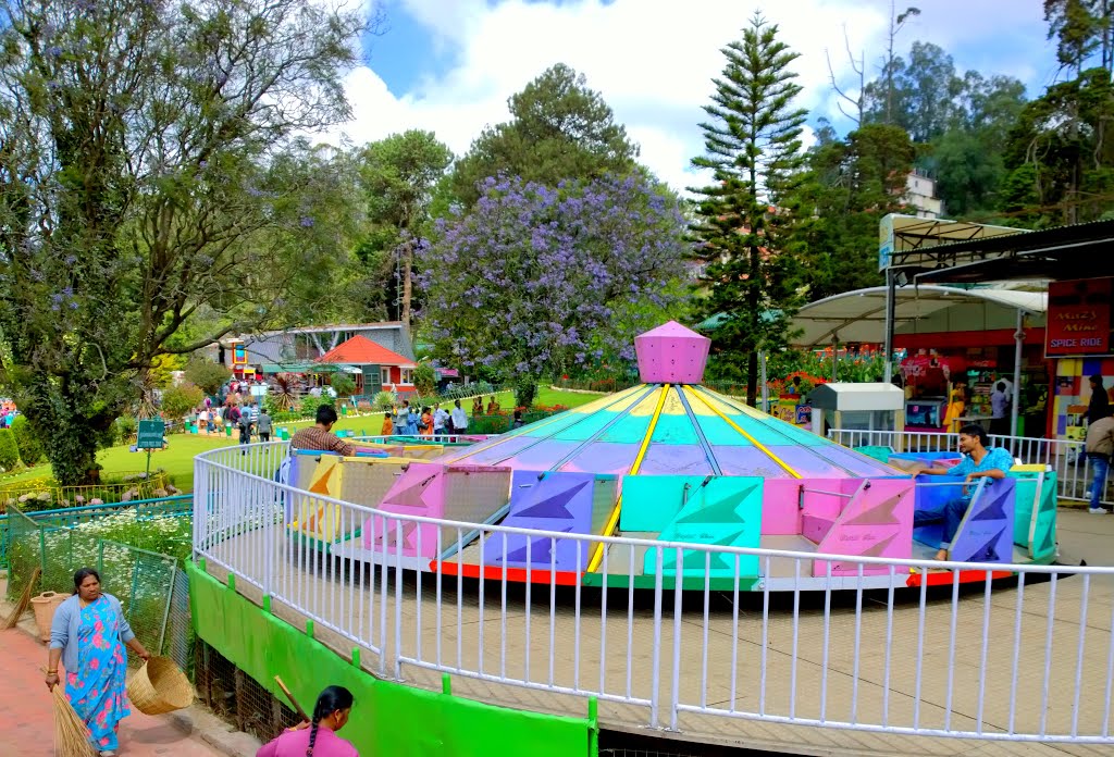 Children's Park, Kathadimattam, Ooty, Tamil Nadu, India by Kamalakar Anthati