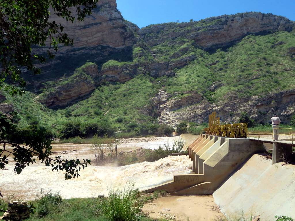 Catumbela River Dam by David Stanley