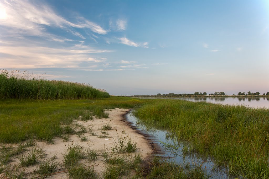 Egyensúly: Föld-Víz-Levegő (Balance: Ground-Water-Air) by T.T. Tamás