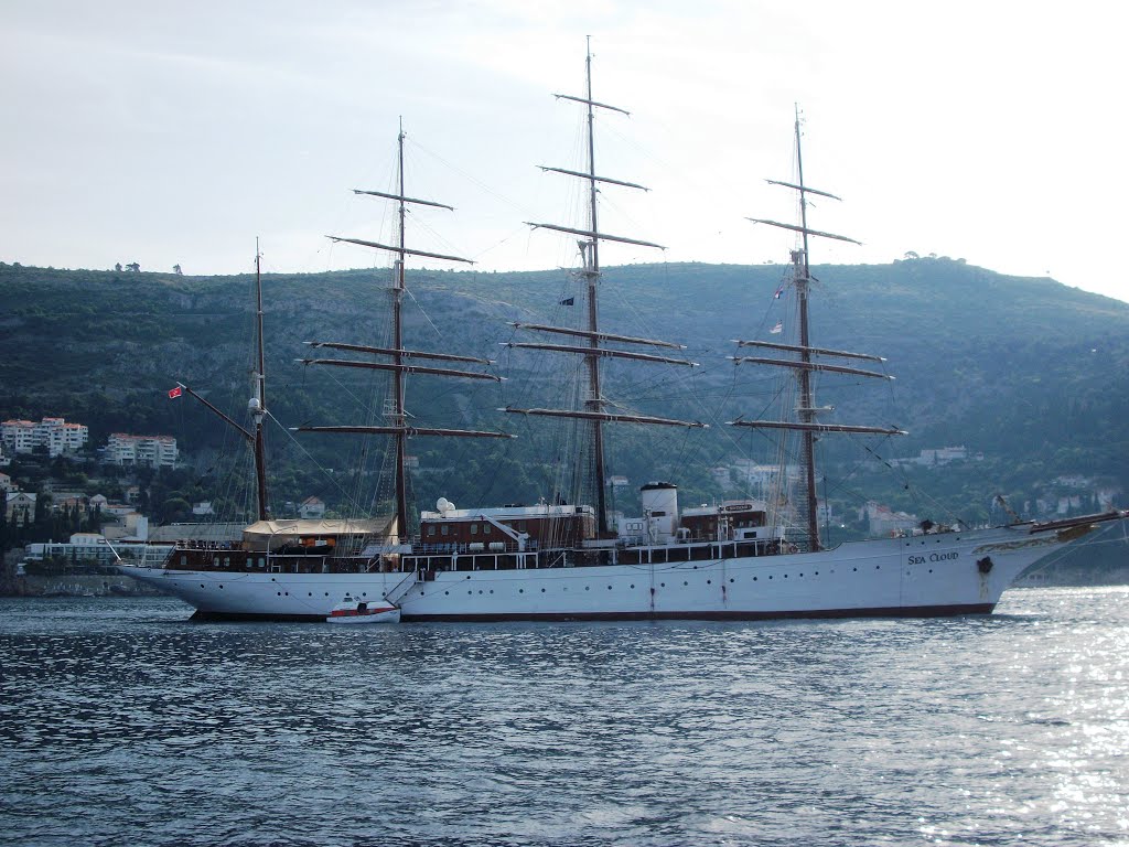 Lokrum crusing by Ivo Banovac