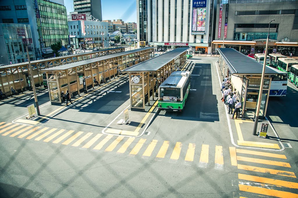 秋田駅西口バスターミナル　JR秋田新幹線・奥羽本線・羽越本線・男鹿線　秋田市 by 犬山にゃん太郎