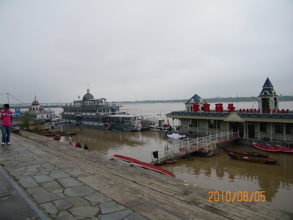 Daoli, Harbin, Heilongjiang, China by Zhang Xuejun