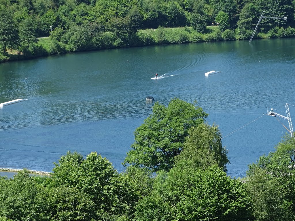 Wasserski-Fahrer auf dem Hillestausee by Udo Rohde