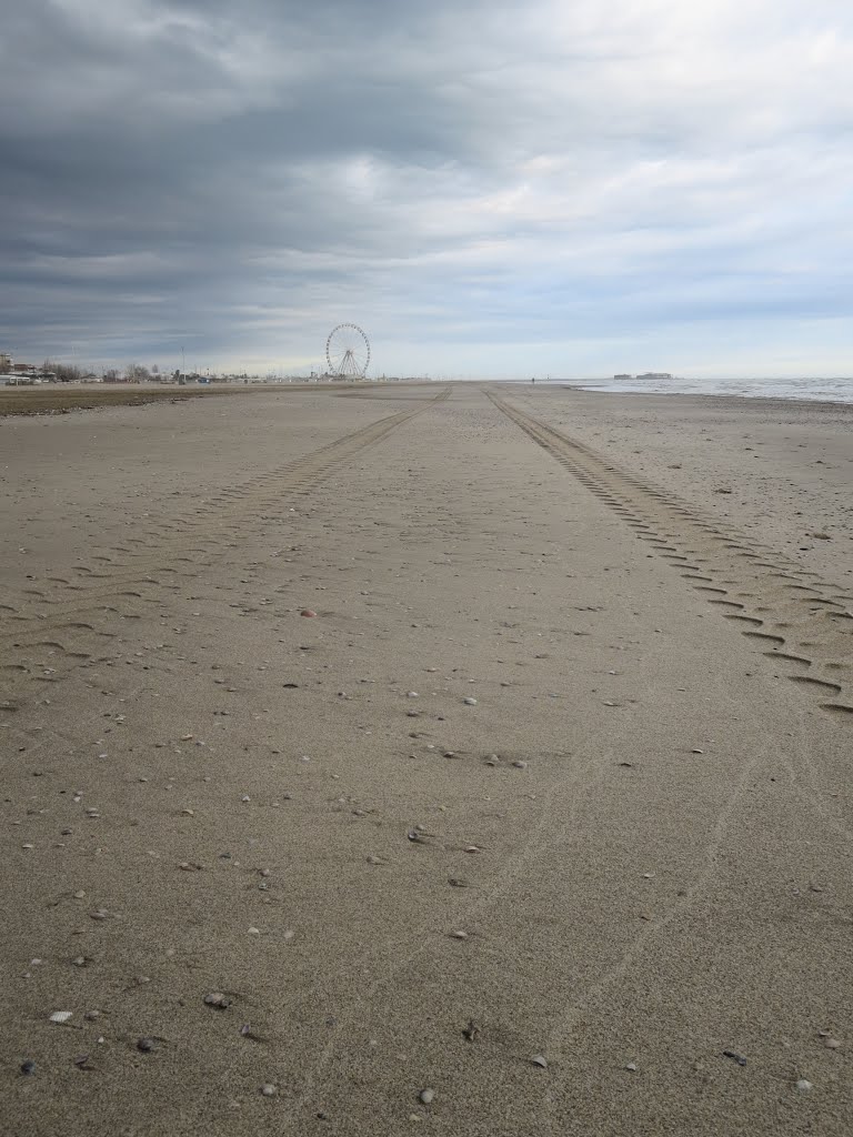 Beach highway in Rimini? 3 by leotordo