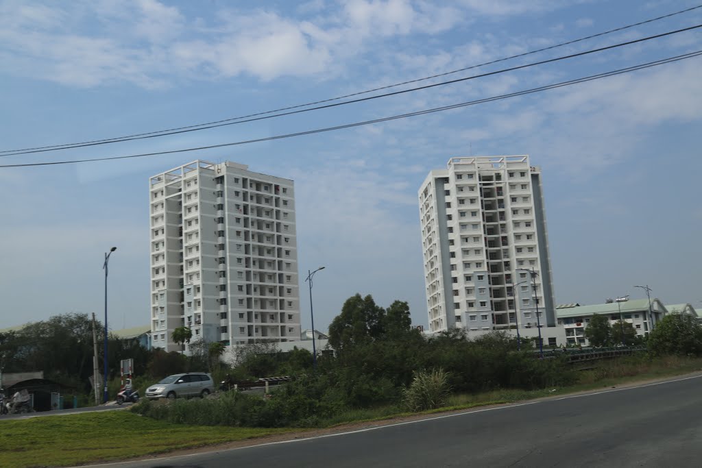 Cát Lái, Quận 2, Hồ Chí Minh, Vietnam by Dần Lê