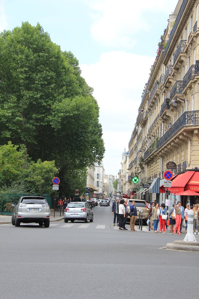 Rue de Babylone by Roman Tcymbal