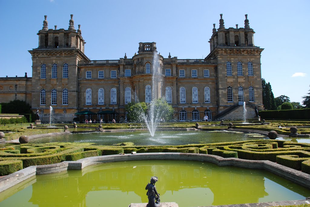 Blenheim, UK by Niek Saal