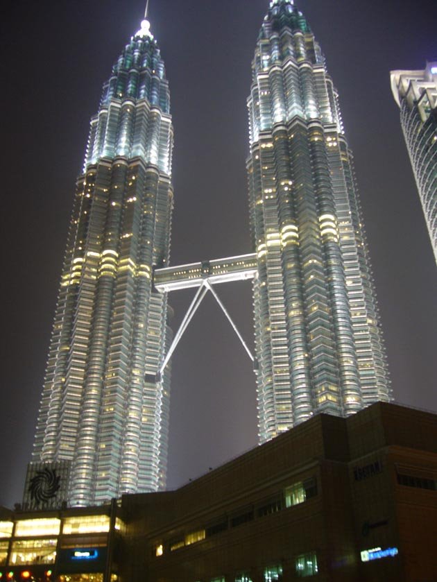 [Twin Towers 18 Oct 06] by edsphotoart