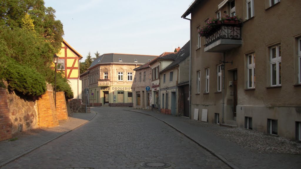 Alte Häuser in der Königstraße Buckow, 07/2015 by André Friebel