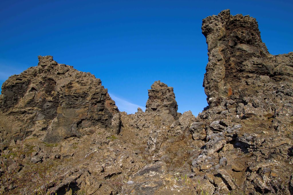 Dimmuborgir - Colonnes de lave by Jean-Pierre Casseron