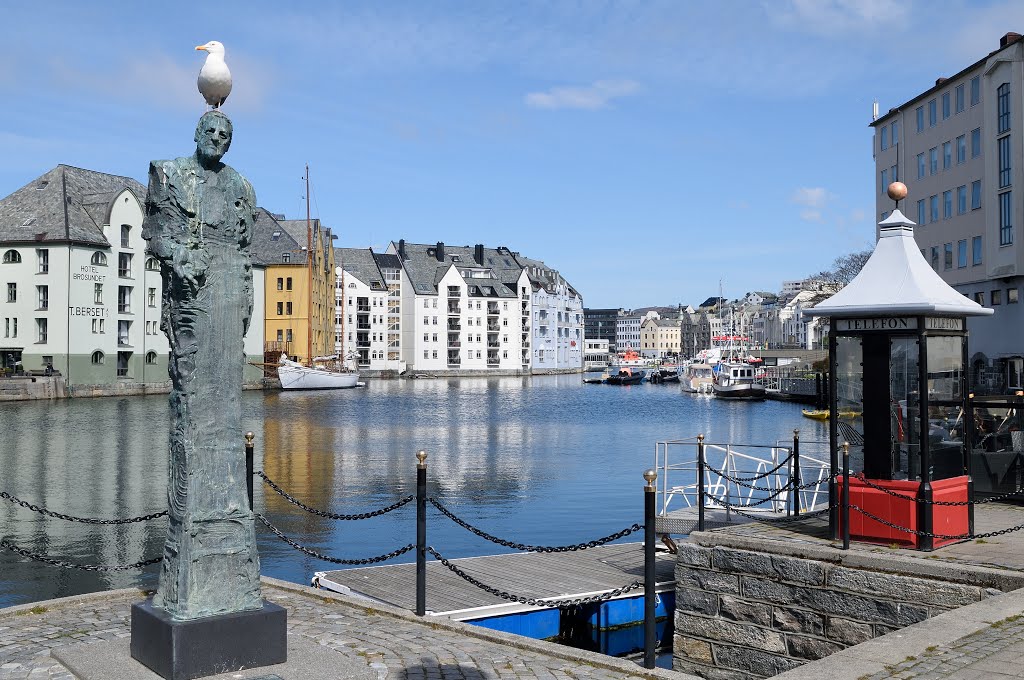 Ålesund by J Adam